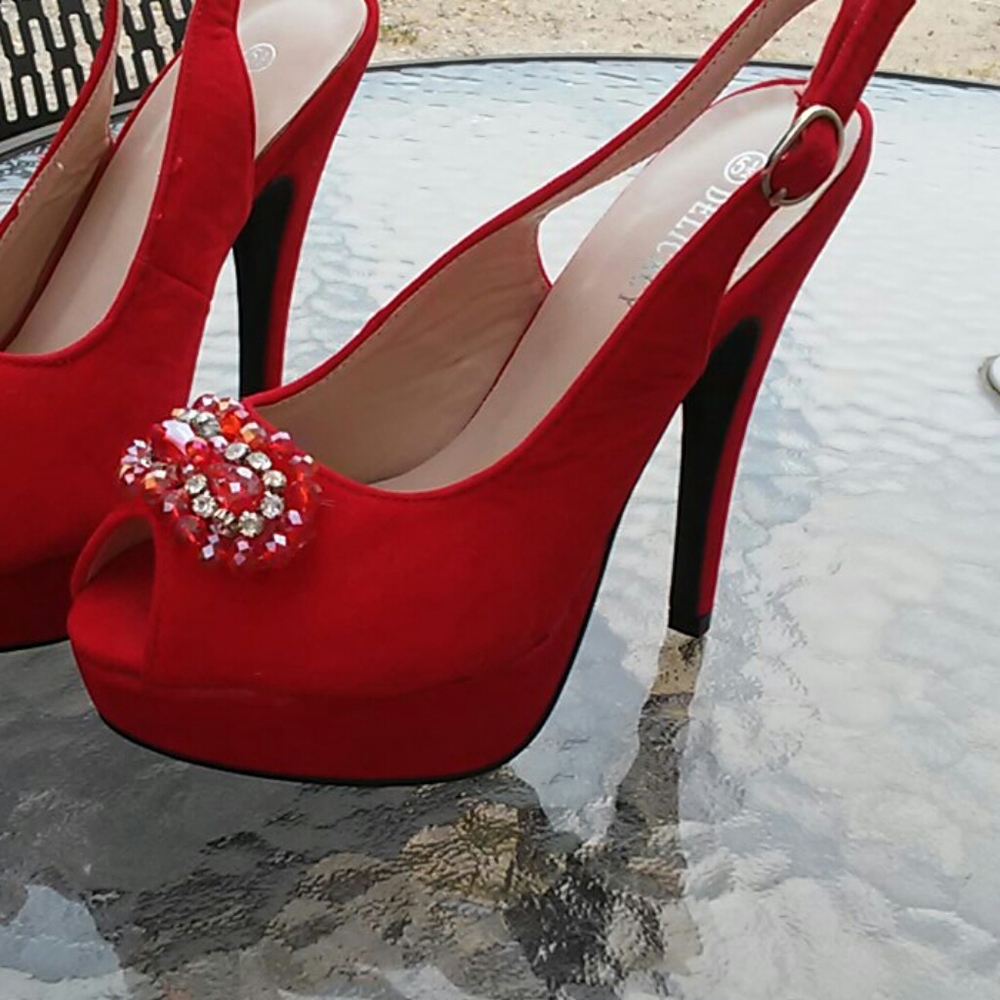 Red Shoes - Picture 2 of 13